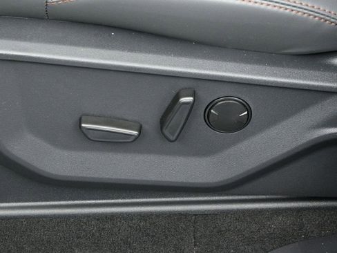 New 2025 Ford Expedition Active image 11