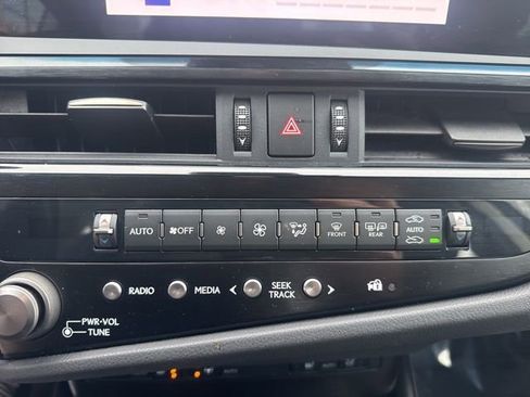 Used 2023 Lexus ES 350 w/ Premium Package image 27