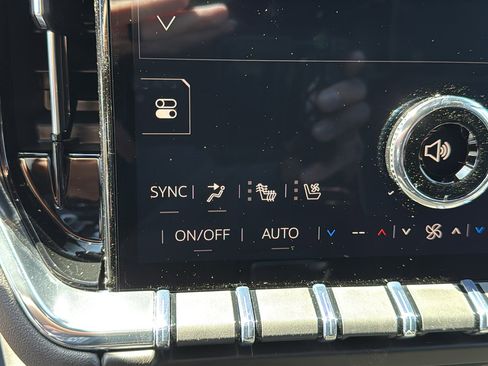New 2026 GMC Yukon XL Elevation AWD/4WD image 15