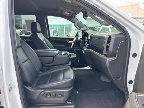 Used 2025 GMC Sierra 1500 SLT AWD/4WD image 14