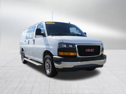 Used 2023 GMC Savana 2500 w/ Driver Convenience Package image 8