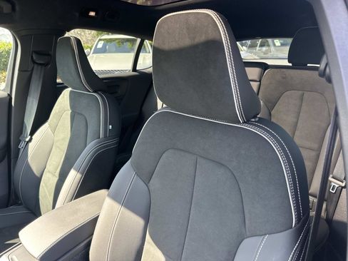 Certified 2023 Volvo C40 P8 Recharge Ultimate w/ Protection Package Premier image 19