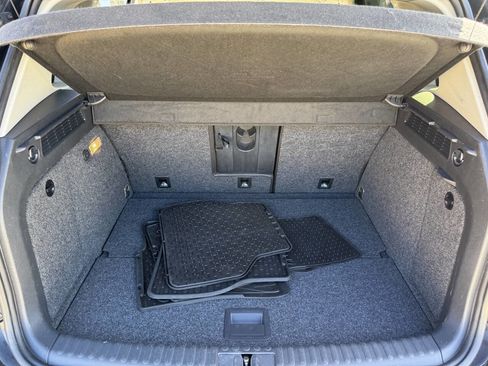 Used 2017 Volkswagen Tiguan S image 12