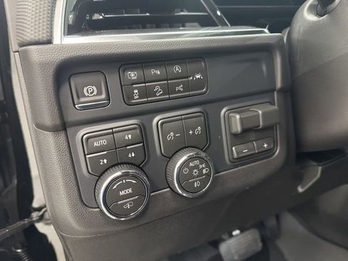 New 2026 Chevrolet Suburban RST w/ RST Capability Package AWD/4WD image 12