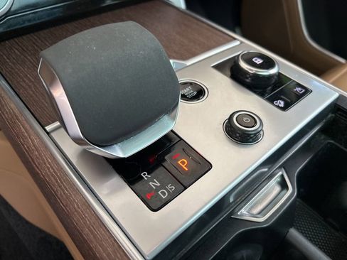 Used 2023 Land Rover Range Rover SE image 8