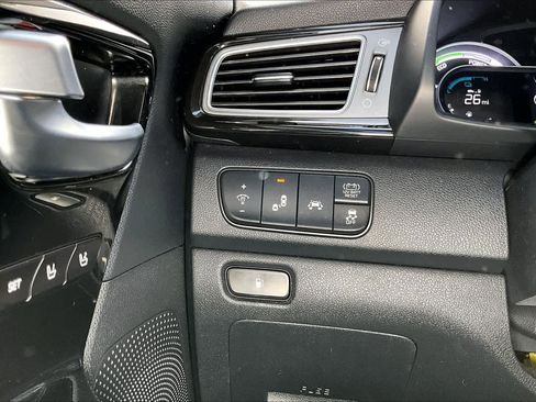 Used 2019 Kia Niro Touring image 35