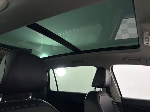 Used 2019 Volkswagen Tiguan SEL image 32