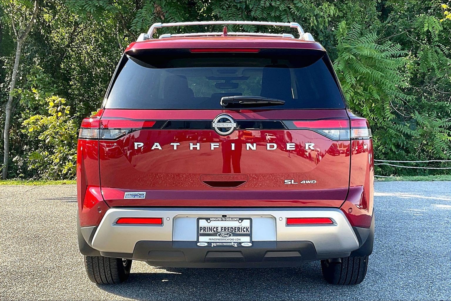 Used 2024 Nissan Pathfinder SL AWD/4WD image 4