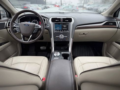 Used 2017 Ford Fusion Platinum image 10