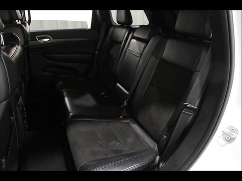 Used 2020 Jeep Grand Cherokee Altitude AWD/4WD image 19