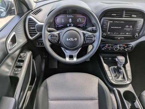 Certified 2025 Kia Soul LX FWD image 15