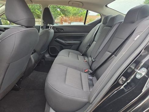 Used 2025 Nissan Altima 2.5 SV FWD image 25