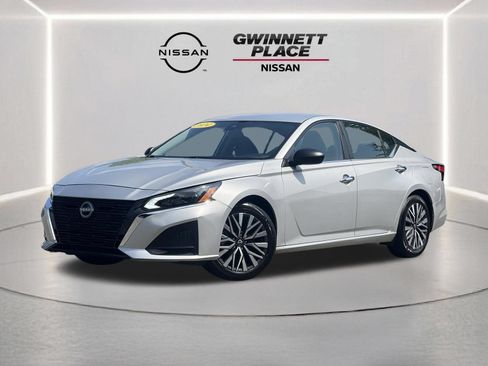 Certified 2024 Nissan Altima 2.5 SV FWD image 1