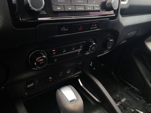 Used 2024 Nissan Frontier SV w/ Technology Package RWD image 23