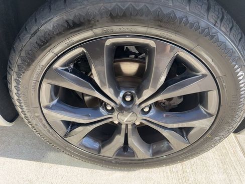 Used 2020 Chrysler Pacifica Touring-L Plus FWD image 13