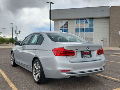 Used 2018 BMW 330i xDrive Sedan AWD/4WD image 6