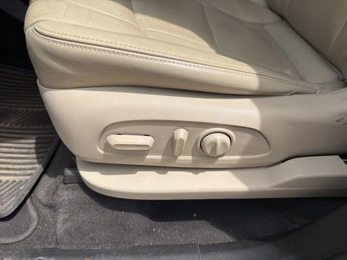 Used 2019 Buick Enclave Essence FWD image 10