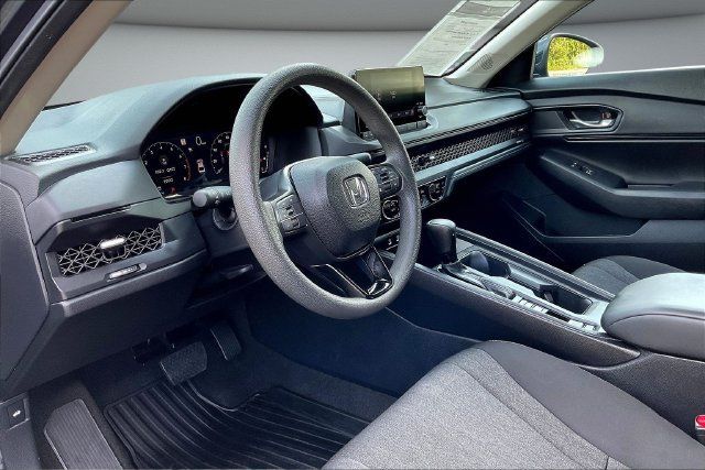Certified 2025 Honda Accord SE image 19
