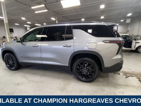 Used 2024 Chevrolet Traverse LT w/ Midnight/Sport Edition AWD/4WD image 7