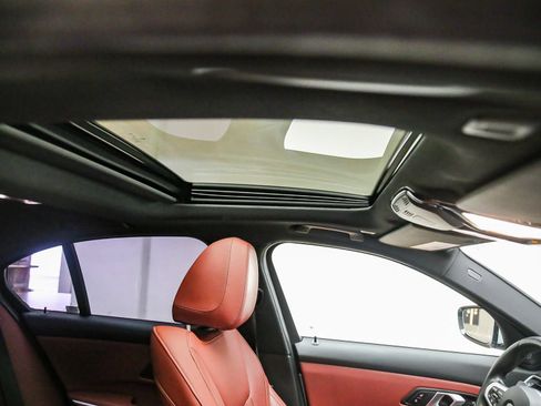 Used 2024 BMW 330i Sedan w/ M Sport Package RWD image 18
