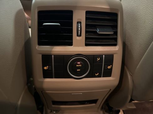 Used 2014 Mercedes-Benz GL 450 4MATIC image 25