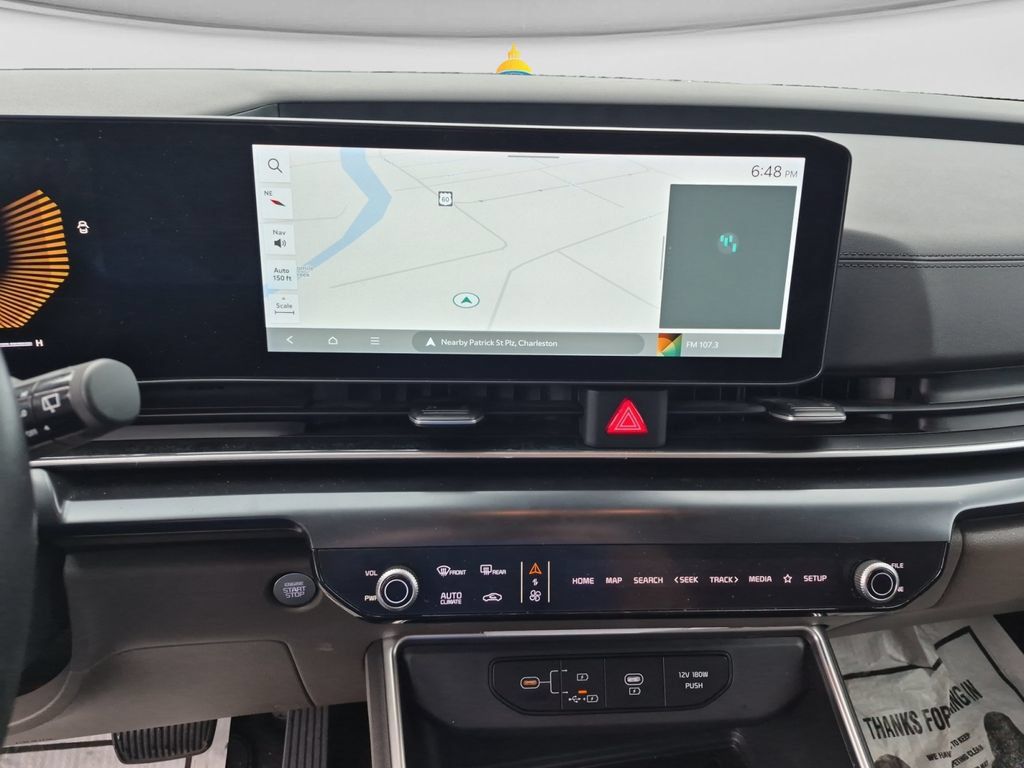 Used 2025 Kia Carnival FWD image 17