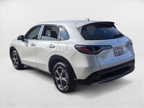 Used 2023 Honda HR-V EX-L image 8