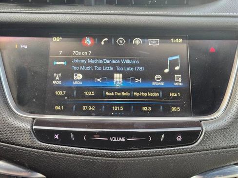 Used 2018 Cadillac XT5 Luxury w/ Driver Awareness Package image 12