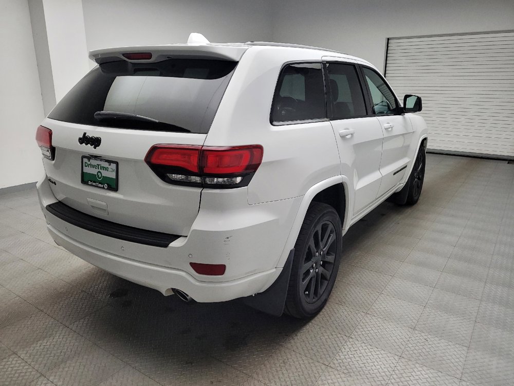 Used 2019 Jeep Grand Cherokee Altitude AWD/4WD image 9