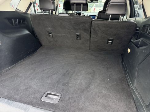 Used 2019 Ford Edge Titanium FWD image 32