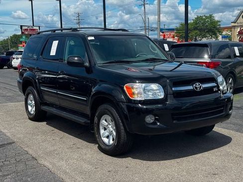 Used 2005 Toyota Sequoia SR5 AWD/4WD image 3