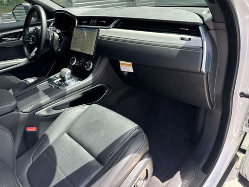 Used 2024 Jaguar F-PACE R-Dynamic S AWD/4WD image 18