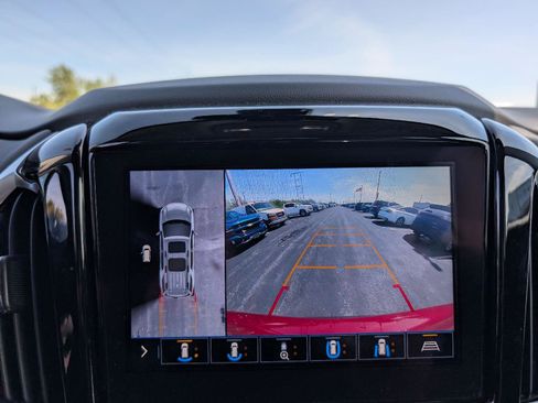 Used 2021 Chevrolet Traverse RS AWD/4WD image 17