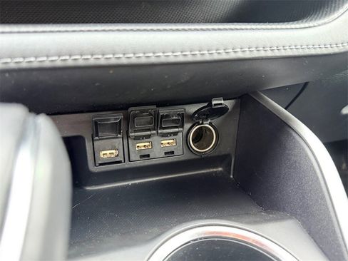 Used 2020 Toyota Highlander XLE image 27