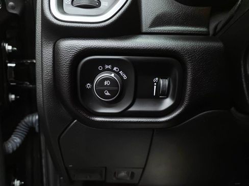 Used 2024 RAM 2500 Big Horn w/ Protection Group AWD/4WD image 37