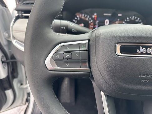 Used 2023 Jeep Compass Limited image 12