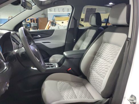 Used 2021 Chevrolet Equinox LS w/ LS Convenience Package AWD/4WD image 17