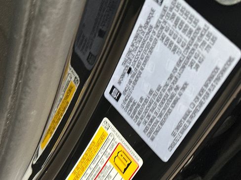 Used 2024 GMC Yukon AT4 image 27