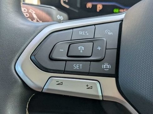 Used 2023 Volkswagen Atlas SE FWD image 25