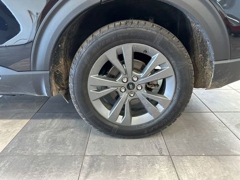 Used 2023 Ford Explorer XLT w/ Equipment Group 202A AWD/4WD image 6