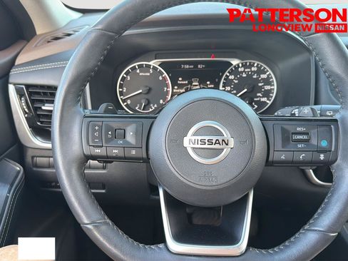 Used 2021 Nissan Rogue SV w/ Premium Package FWD image 15