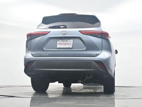 Used 2022 Toyota Highlander XLE FWD image 30