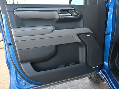 Used 2024 Chevrolet Silverado 1500 ZR2 w/ Technology Package image 15