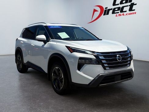 Used 2024 Nissan Rogue SV w/ SV Premium Package FWD image 1