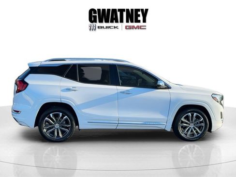 Used 2020 GMC Terrain Denali w/ Denali Premium Package image 8