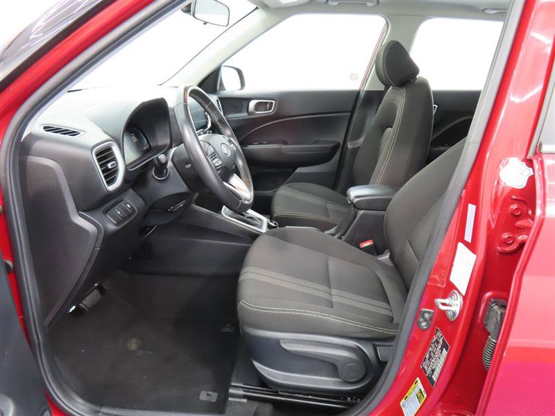 Used 2025 Hyundai Venue SEL FWD image 14