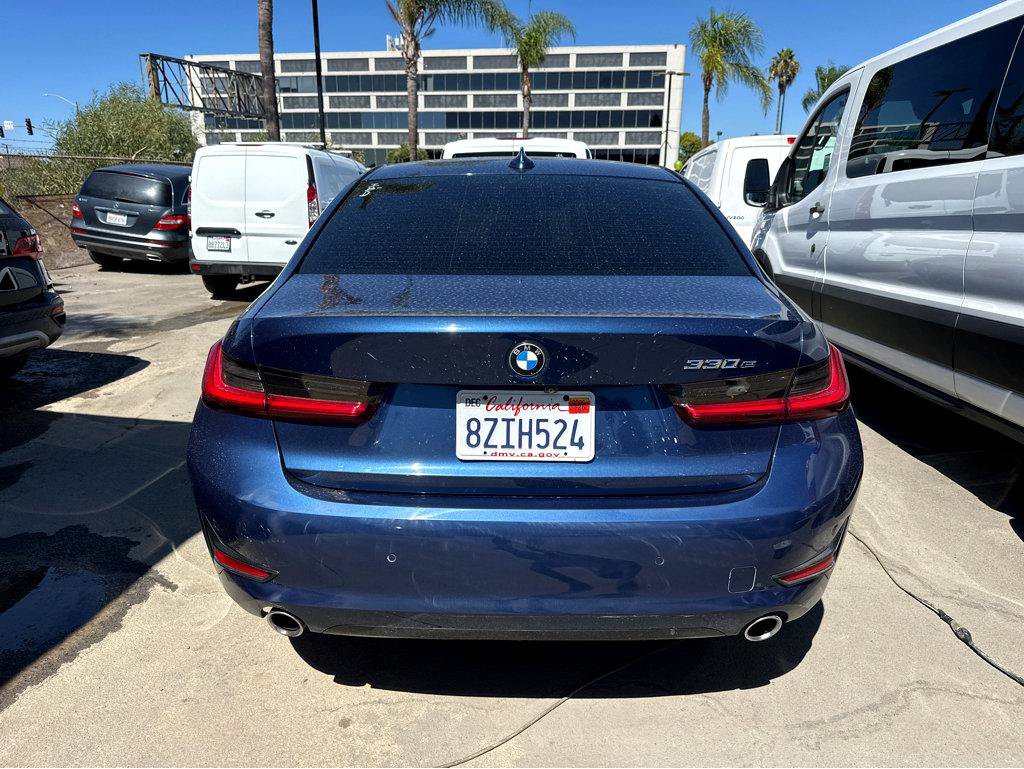 Used 2021 BMW 330e w/ Convenience Package RWD image 5