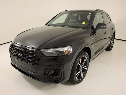 Certified 2025 Audi Q5 Prestige image 1