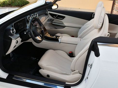 Used 2025 Mercedes-Benz CLE 300 4MATIC Cabriolet image 58