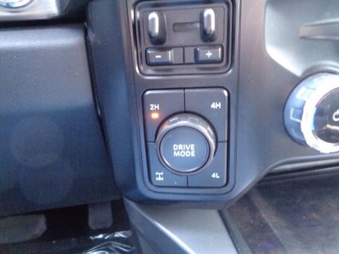 Used 2024 Ford F250 Lariat w/ Chrome Package image 36